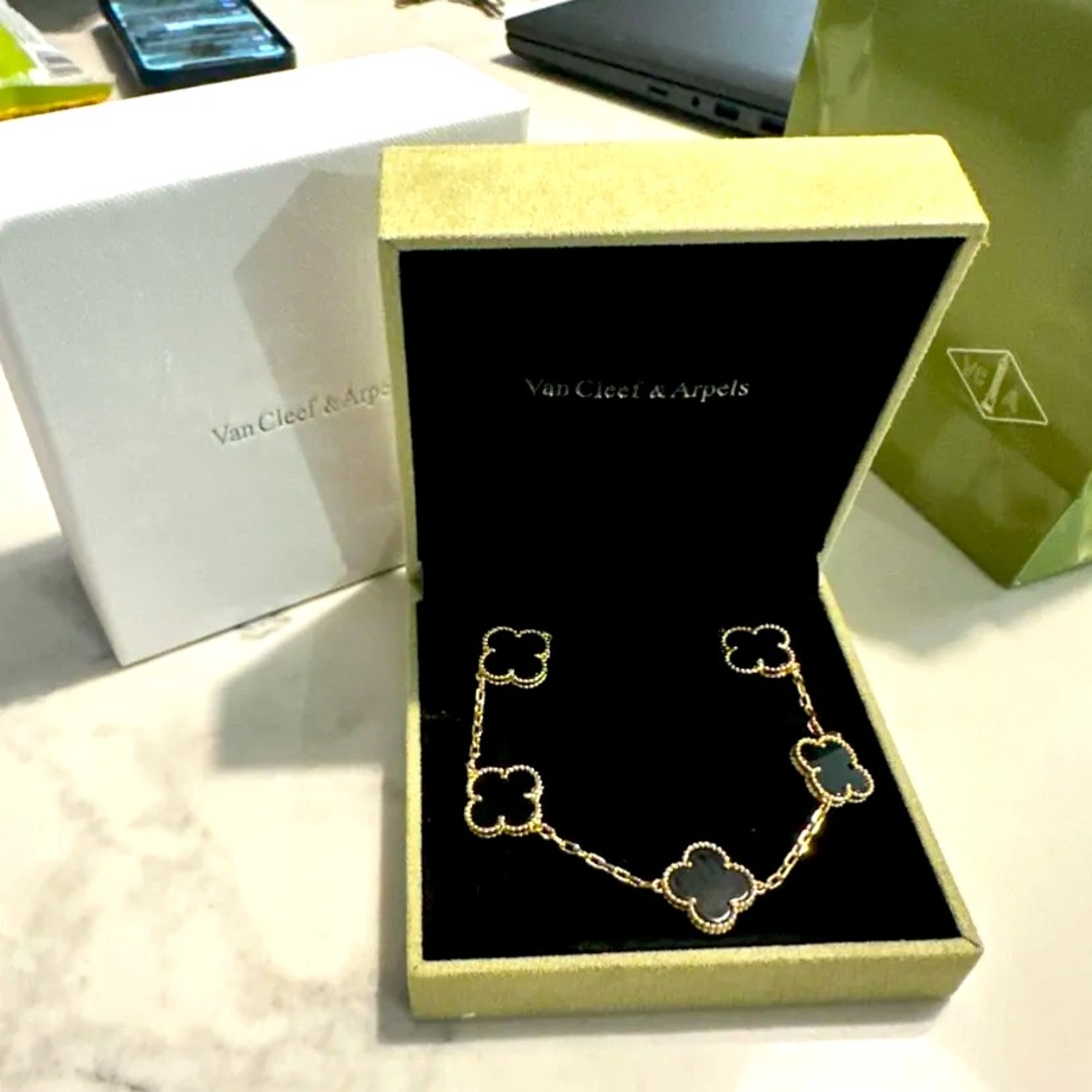 Van Cleef & Arpels 18K Yellow Gold Black 5 Motifs Vintage Alhambra Bracelet